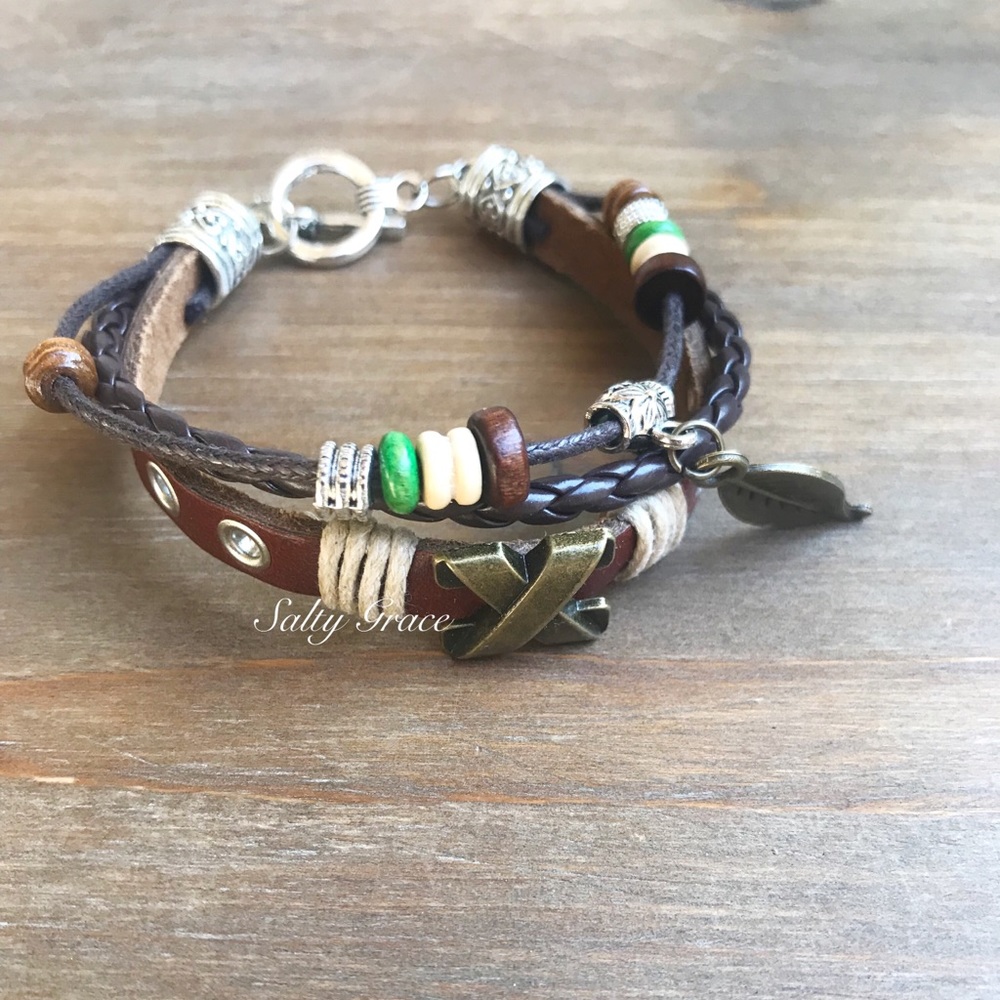 Leather leaf bead bracelet